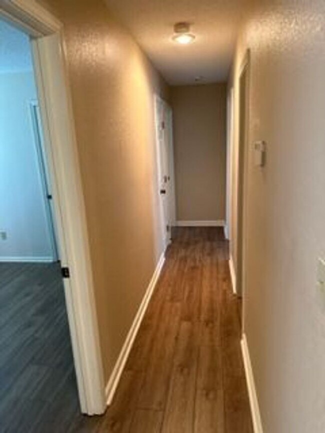 Foto del edificio - 3 Bed/1.5 Bath Home in Lees Summit!