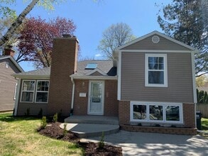 Building Photo - 251 N Schiller St