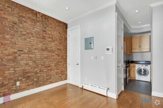 Building Photo - 230 E 32nd St