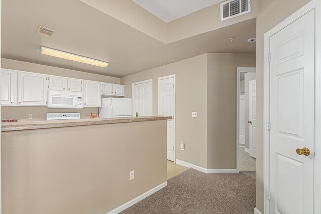 Foto del edificio - Exquisite 2-bedroom, 2-bathroom condo inParker