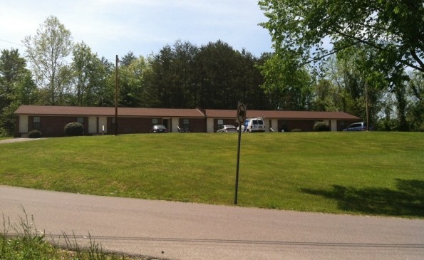 Primary Photo - 800 Rolling Hills Dr