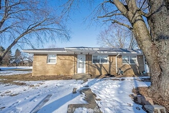 Building Photo - 570 US-52