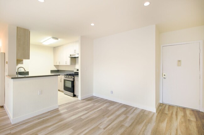 Building Photo - 17900 W Sherman Way