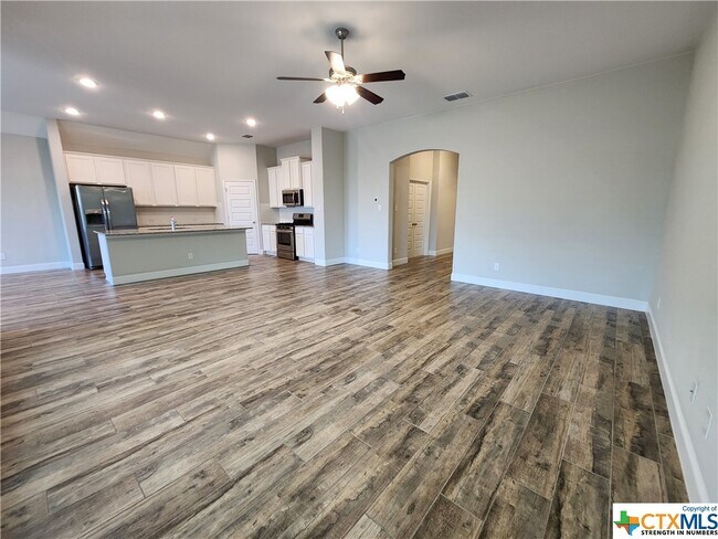 Building Photo - 1331 Gruene Glen St