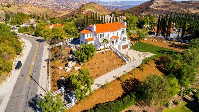 Building Photo - Mediterranean Estate in a Gated Community