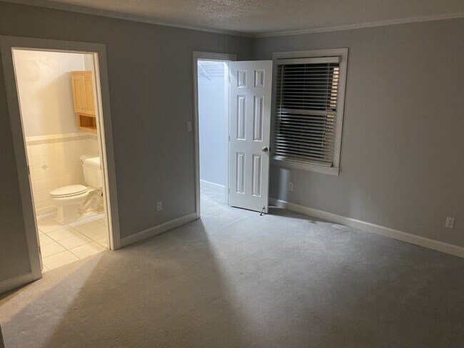 Building Photo - 3607 Helix Ct