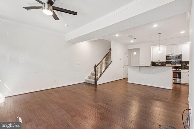 Building Photo - 42114 Piebald Square