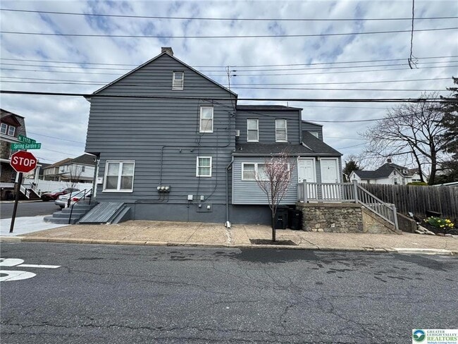 Building Photo - 200 N 11th St