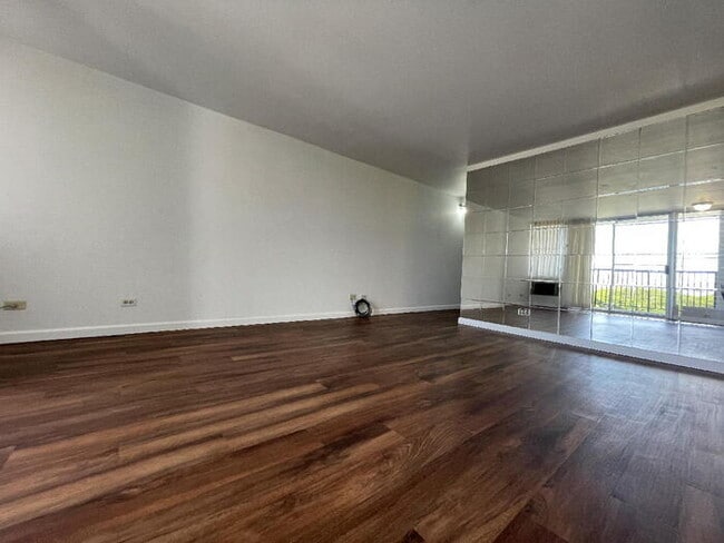 Building Photo - To register for the showing time below, note the 4 digit code: 5401 and click "APPLY NOW."(mobile...