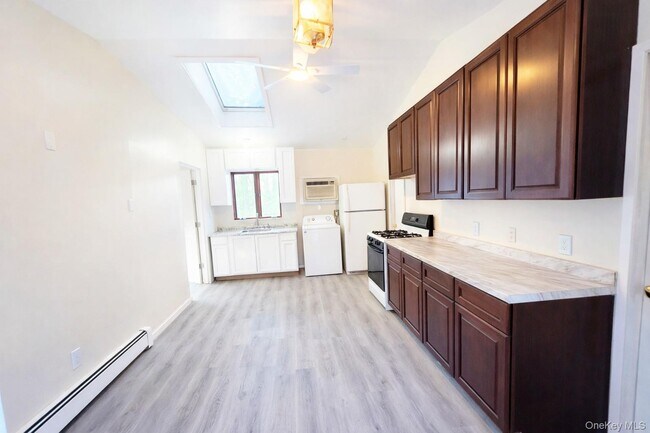 Foto del edificio - 8 Rocky Rd