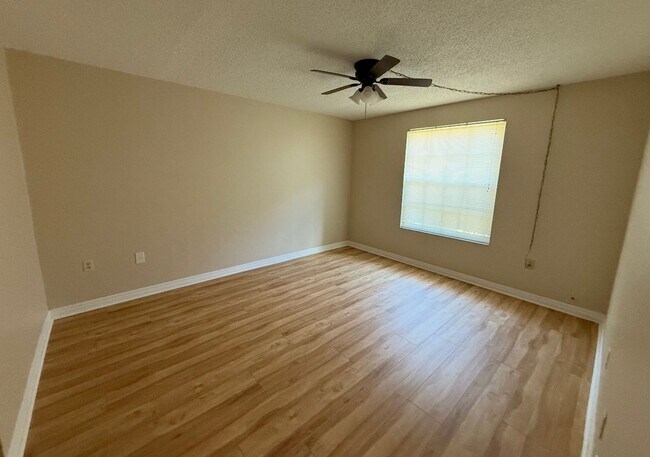 Foto del edificio - 513 E Marion Ave