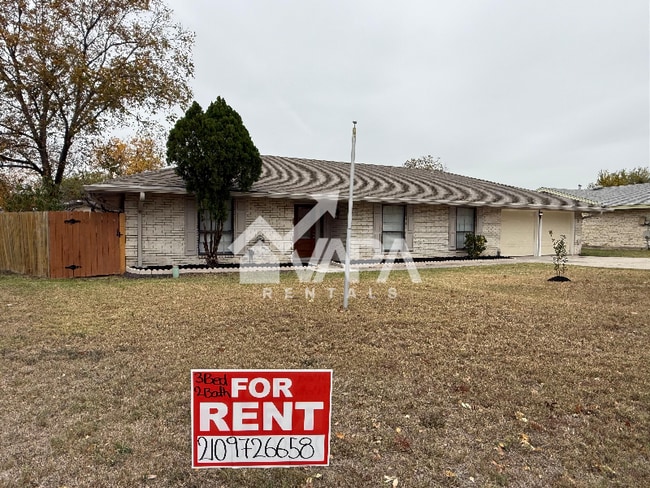 Photo - 7403 Castle Crown Dr House