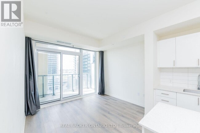 Photo du bâtiment - 9000-9000 Jane St