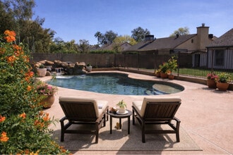 Building Photo - 190 S Hazelton Dr