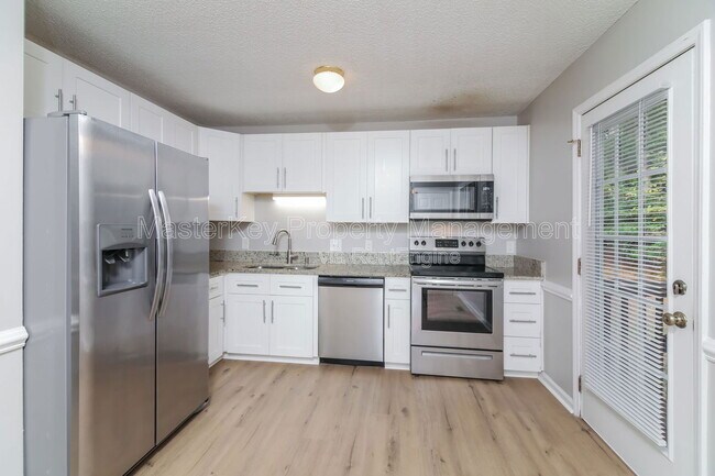 Building Photo - 1021 Amber Acres Ln