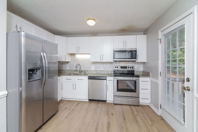 Foto del edificio - 1021 Amber Acres Ln