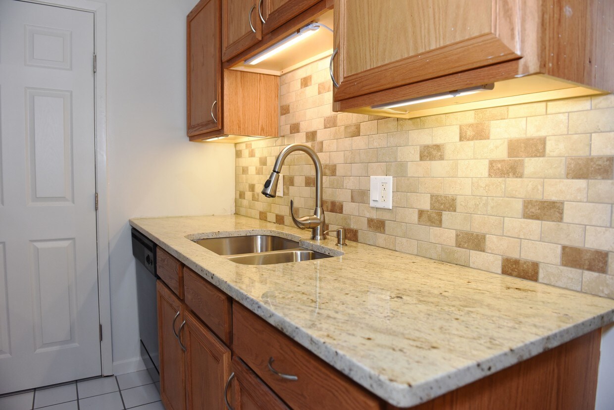 7253 Boleyn Dr, Cincinnati, OH 45239 Apartments in Cincinnati, OH