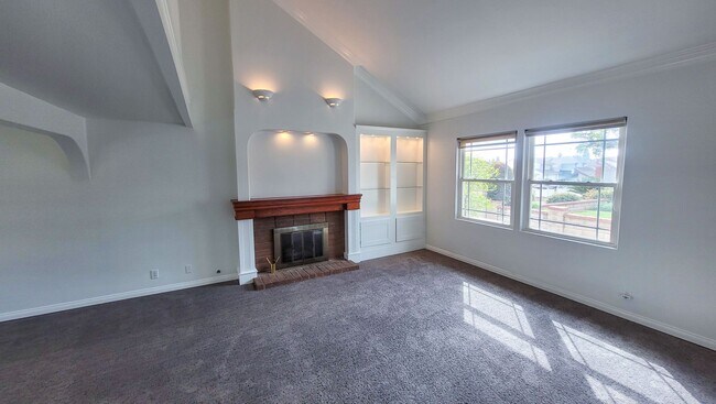Foto del edificio - COMING SOON! Gorgeous Two Story 3 Bedroom ...