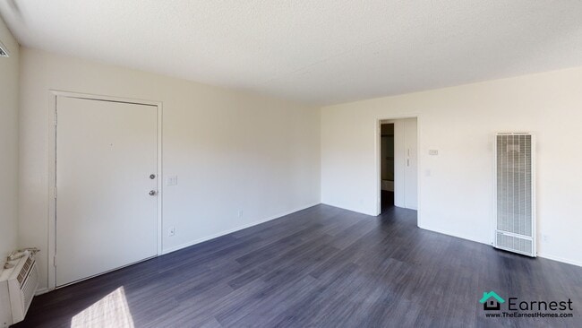 Building Photo - Unbeatable Location! 1BR/1BA in Sherman Oa...