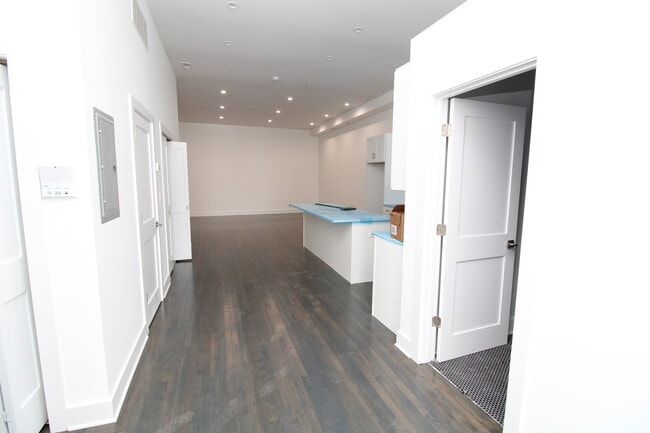 Building Photo - 1474 N Milwaukee Ave