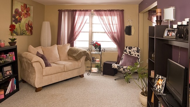 Interior Photo - 318 8th Ave SE