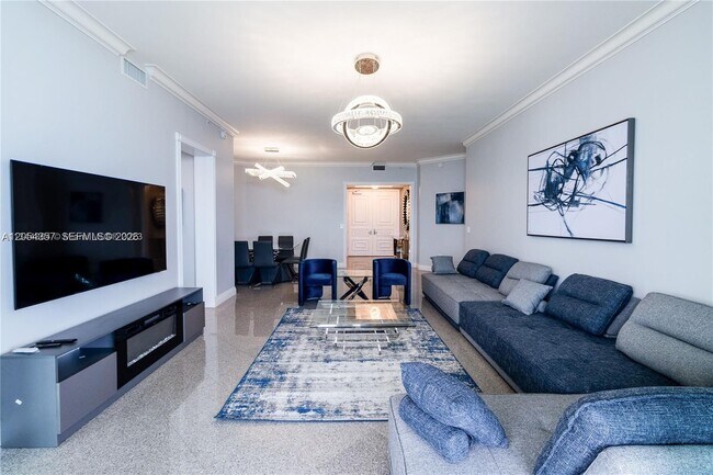 Building Photo - 16051 Collins Ave