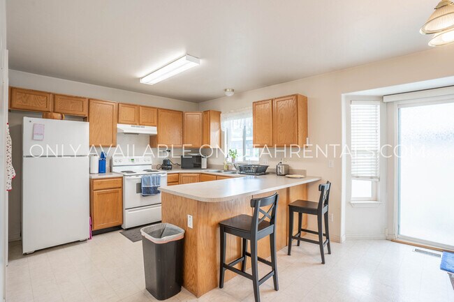 Building Photo - 1407 S 1470 E