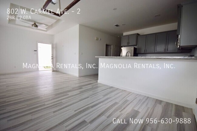 Foto del edificio - 802 W Carmel Ave