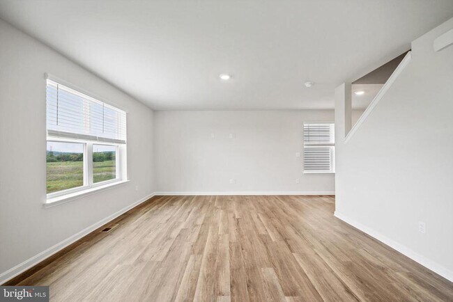 Building Photo - 116 Woodford Dr