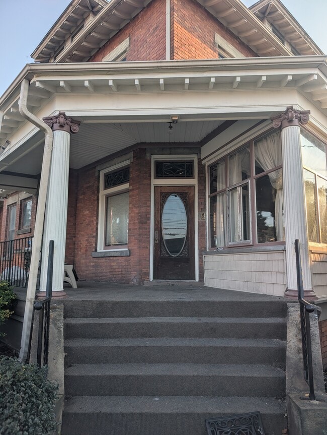 Building Photo - 601 Crescent Ave
