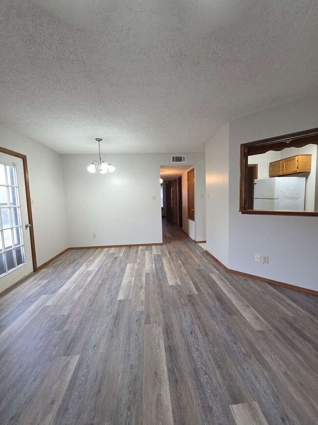 Foto del edificio - 614 E 23rd St