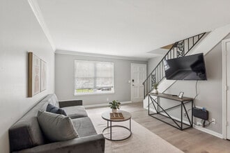 Building Photo - 400 Adamwood Dr
