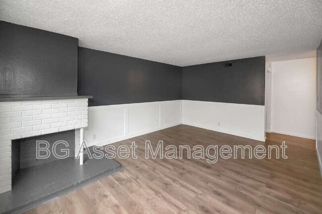 Building Photo - 212 Westwood St
