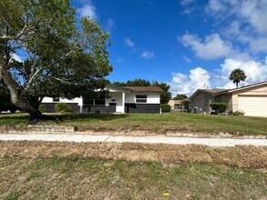 Building Photo - 1315 Laurel Dr