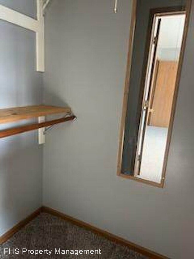 Building Photo - 2 br, 1.5 bath House - 3045 W Greenwood