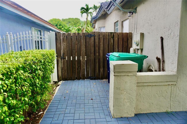 Foto del edificio - 10103 SW 159th Ave