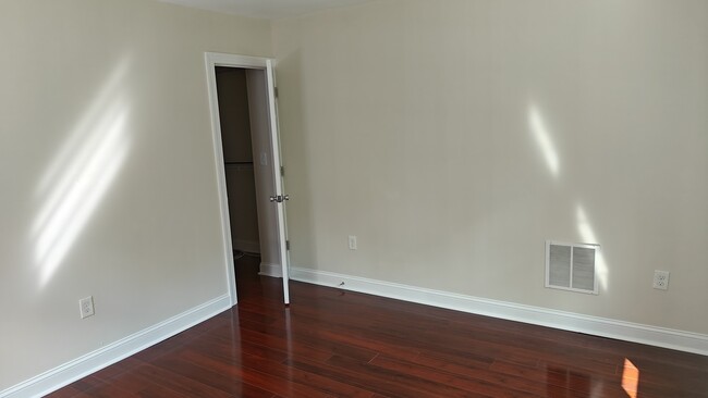 Foto del edificio - 590 Township Line Rd