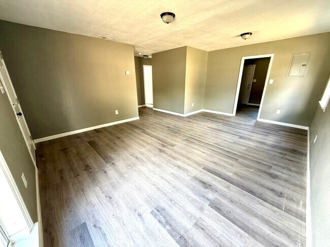 Foto del edificio - 3831 Morningview Dr