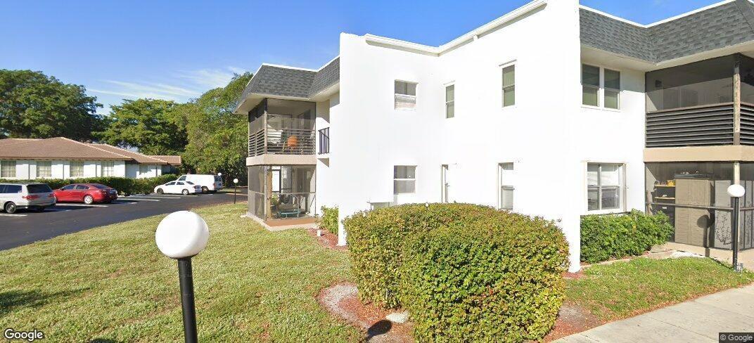 Foto principal - 2800 Riverside Dr