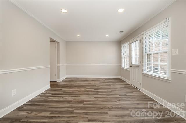 Foto del edificio - 8027 Regent Park Ln