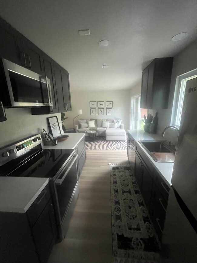 Building Photo - 483 Rinconada Ct