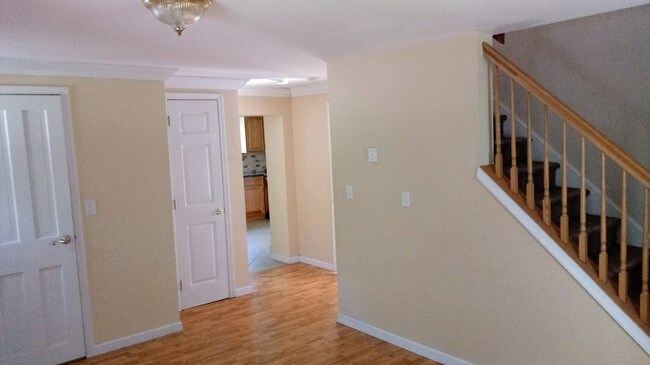 Foto del edificio - 613 Weir Lake Rd