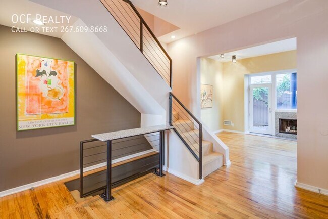 Foto del edificio - Three Bed Queen Village Home