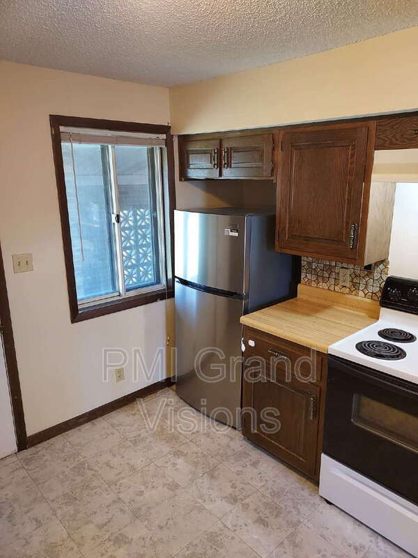 Foto del edificio - 351 Southland Dr