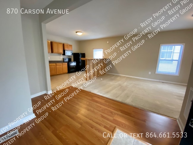 Building Photo - 870 Carson Ave
