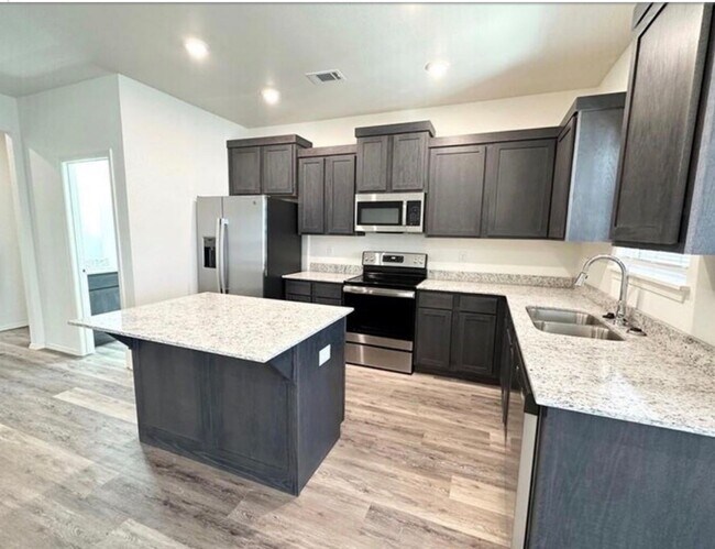 Foto del edificio - 4223 W Santa Fe St