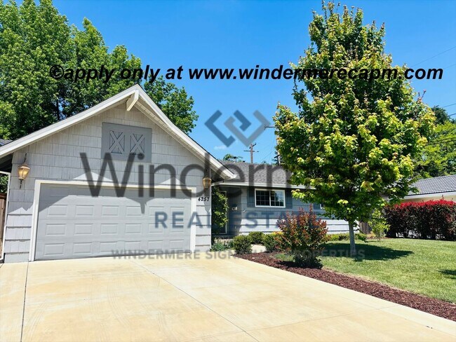 Foto del edificio - Beautiful 3BD/ 2BA Arden Arcade Home with Spacious Yard In Highly Desirable Location!
