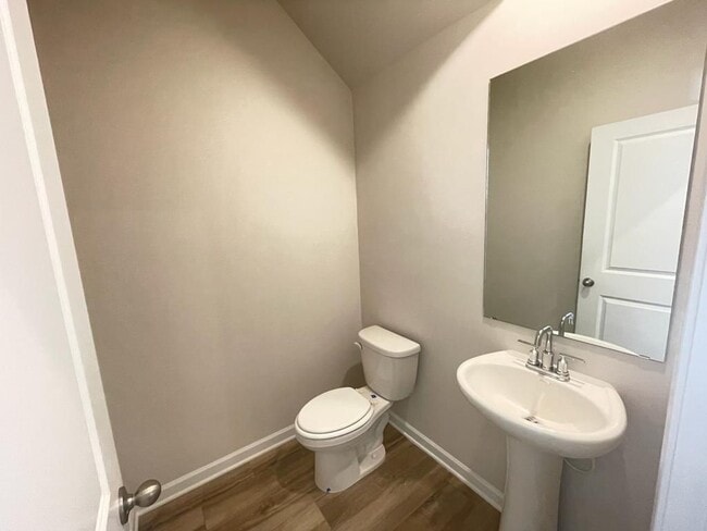 Foto del edificio - 373 Timberland Ave