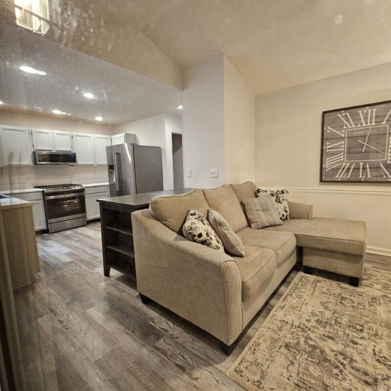 Foto principal - 306 Westchester Way