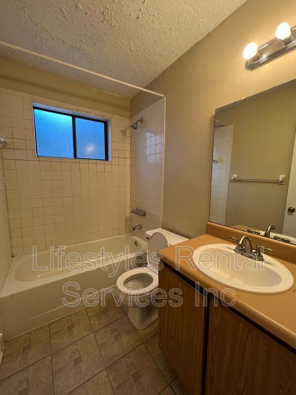 Foto del edificio - 5243 Westchase Ct